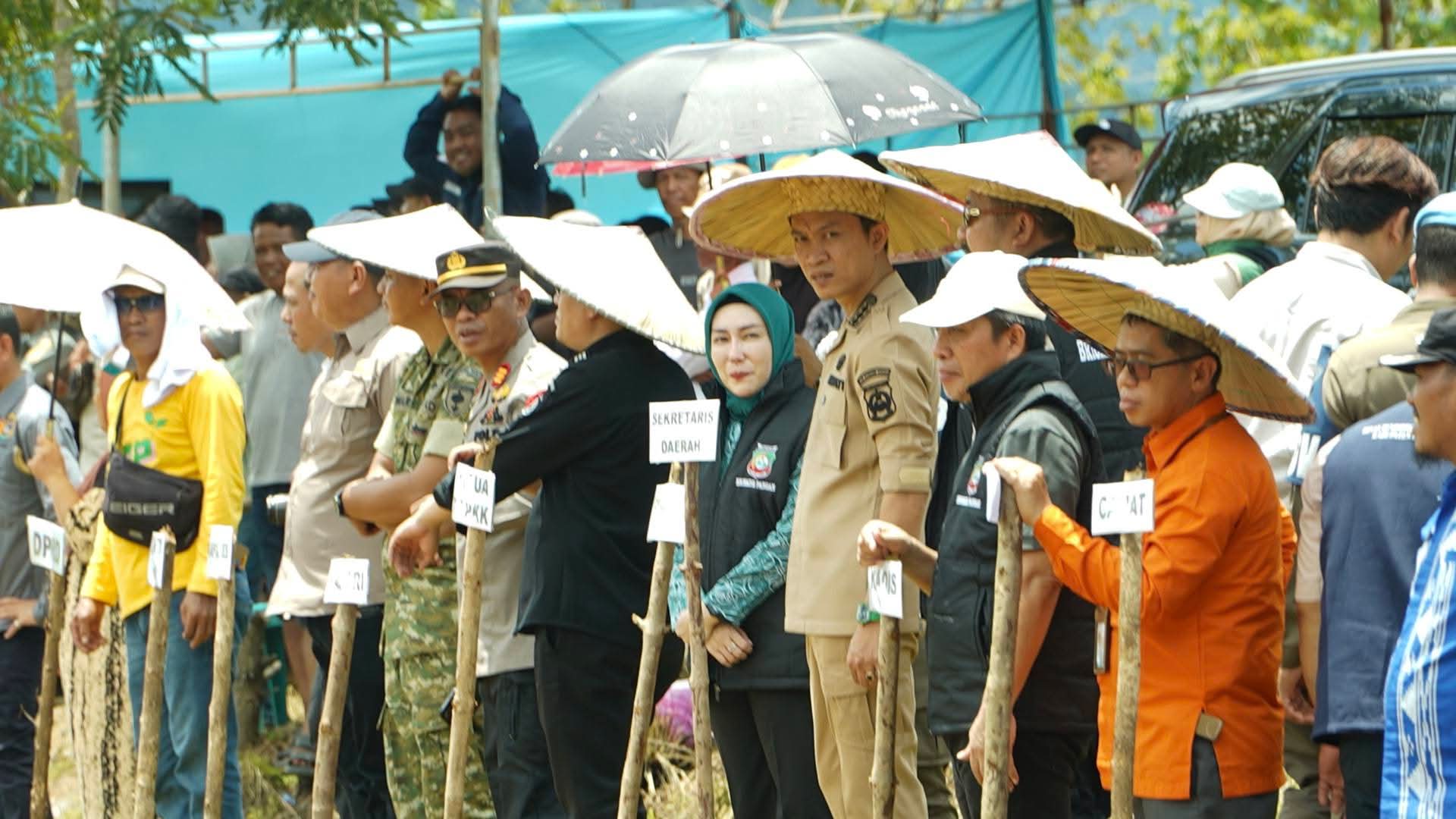 Bupati Konawe Utara Pimpin Percepatan Tanam Serentak Program Cetak Sawah Rakyat 10.000 Hektare